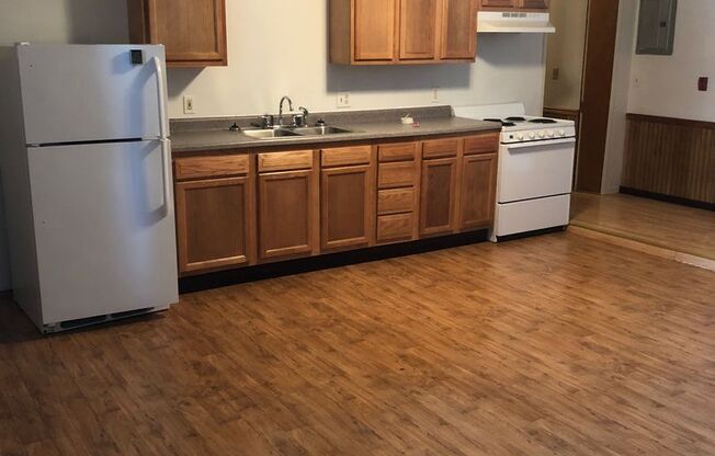 2 beds, 1 bath, $665