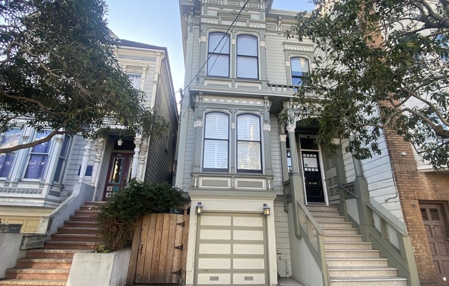 529 BRODERICK ST