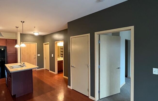 1 bed, 1 bath, 735 sqft, $1,175, Unit 206