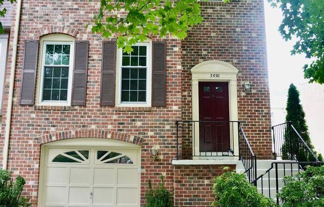 Lovely 3 Bedroom 2.5 Bathroom  Brick Townhome with Fenced Yard In Lafayette Village