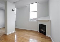 2 beds, 2 baths, 1,043 sqft, $4,400, Unit 306