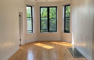 2457 N DRAKE AVE