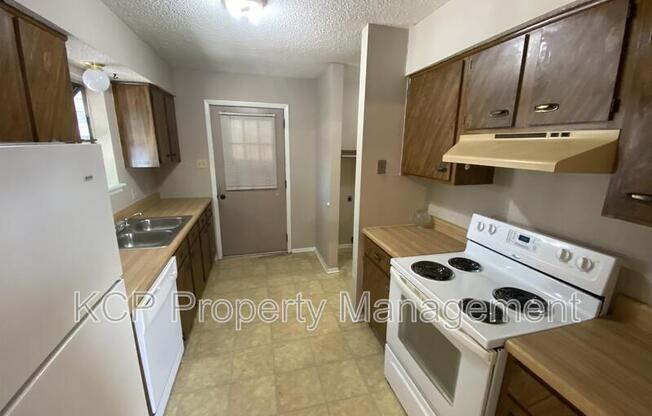 8619 S 32 TERRACE
