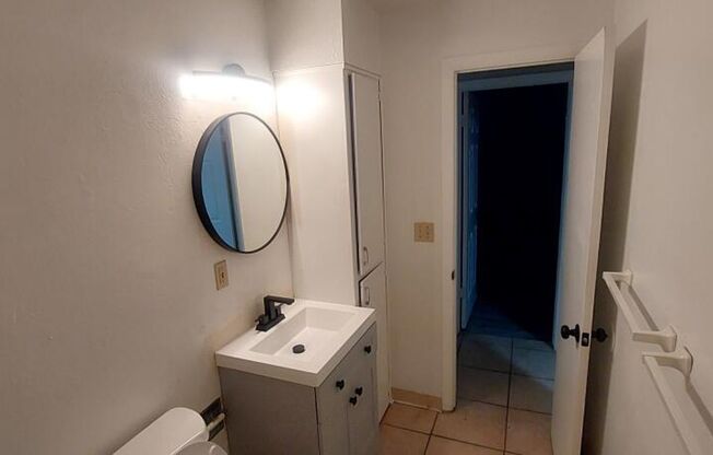 2 beds, 1 bath, $1,195, Unit # 4