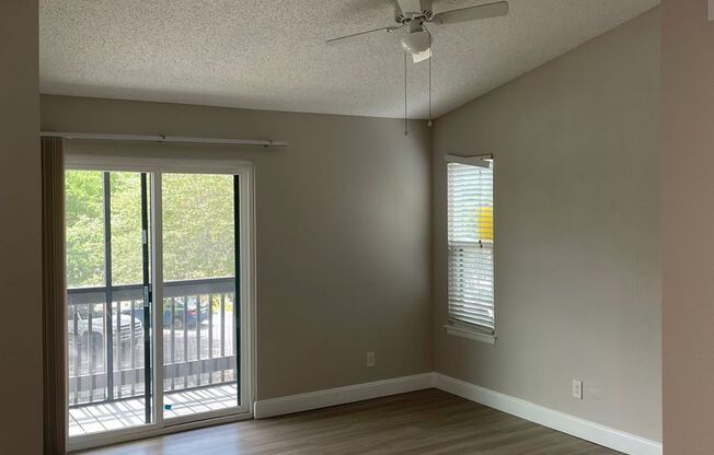 Wonderful 2/1 Condo - ** Move in Special $500 off your first months rent** Available Now !