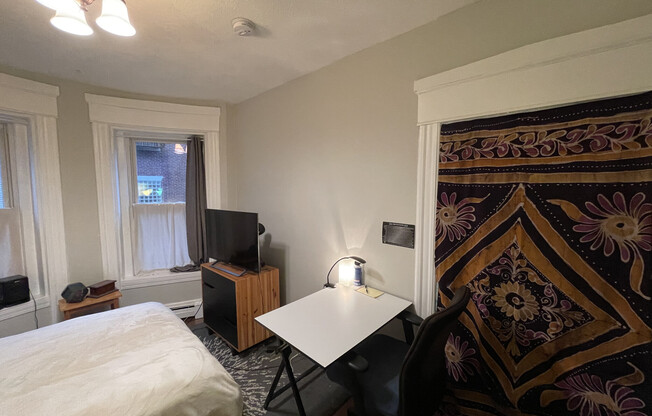 1 bed, 1 bath, $2,340, Unit 2