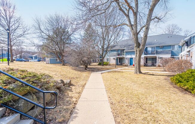 2 beds, 1 bath, 932 sqft, $1,499, Unit 13