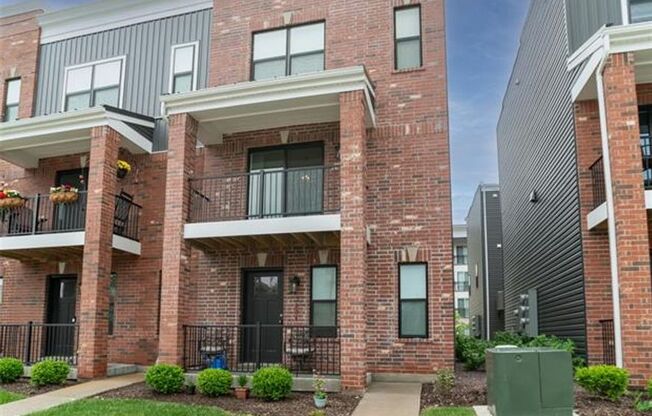 2 beds, 2 baths, 1,154 sqft, $2,500, Unit Daggett Avenue- 5004