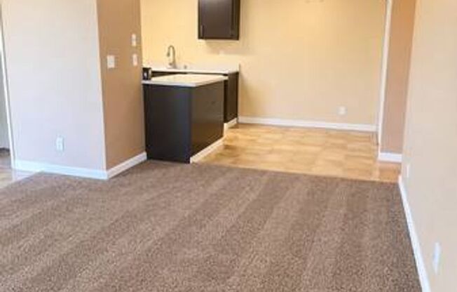 2 beds, 1 bath, 850 sqft, $1,695, Unit 233