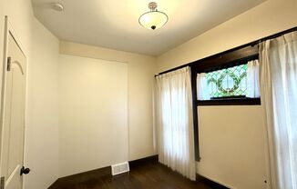 216 Lafayette Ave NE