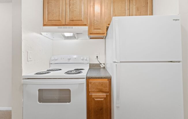 2 beds, 1 bath, 800 sqft, $1,100, Unit 379-206