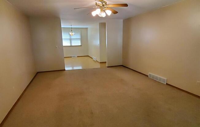 840 842 APHRODITE RD
