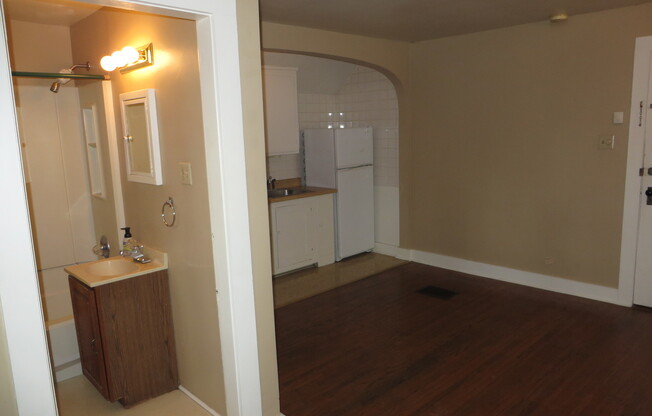 Studio, 1 bath, 315 sqft, $655, Unit 6