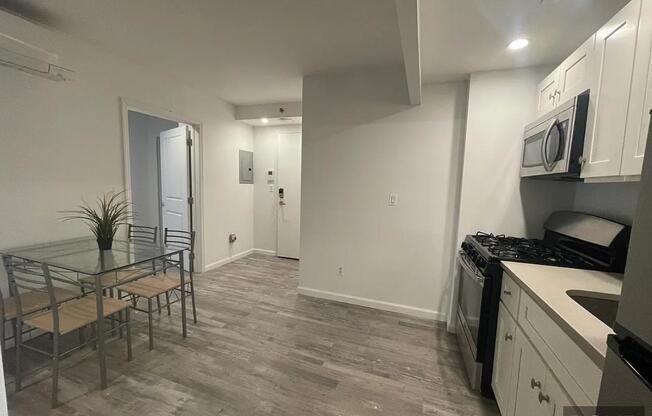 3 beds, 3 baths, $8,000, Unit 4C