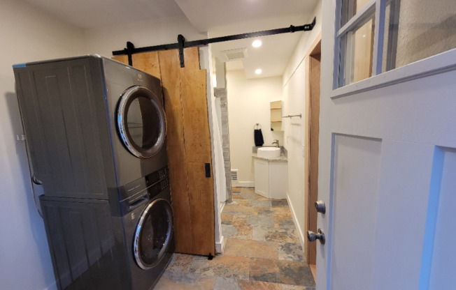 4115 SW 195 CT
