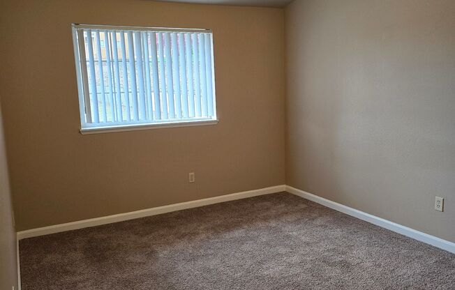 2 beds, 1 bath, 882 sqft, $1,415, Unit 226