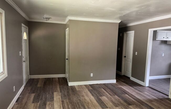 2 Bedroom | 1 bath - Remodeled Unit Located in Springfield!