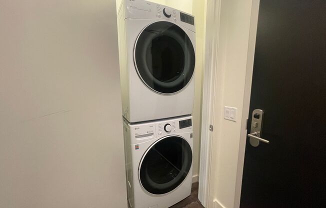 Studio, 1 bath, 501 sqft, $2,145, Unit 615