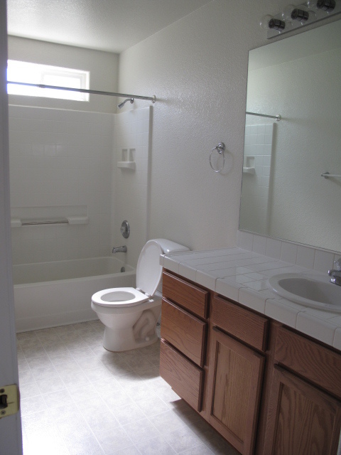 3 beds, 2 baths, $1,900