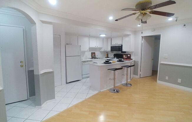 2 beds, 2 baths, 910 sqft, $2,550, Unit 308