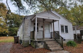 2 Bedroom 1 Bathroom Duplex!