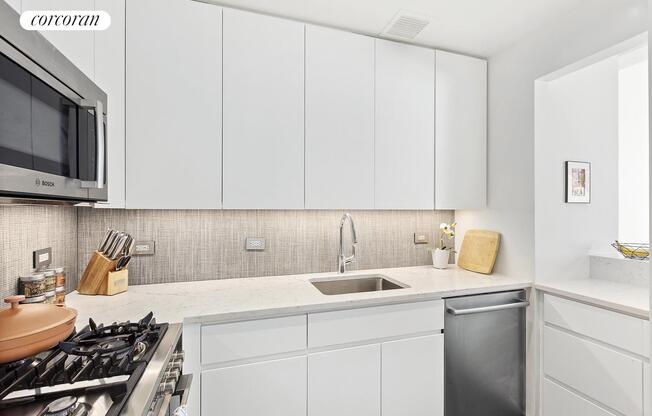 Studio, 1 bath, $4,500, Unit 7L