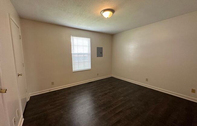 2 beds, 1.5 baths, 1,000 sqft, $995