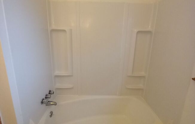 2 beds, 1 bath, 903 sqft, $1,290, Unit A-1