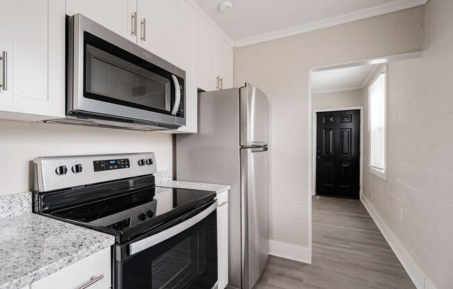 Charming Apartment Downtown Columbia - Housing Vouchers Accepted!