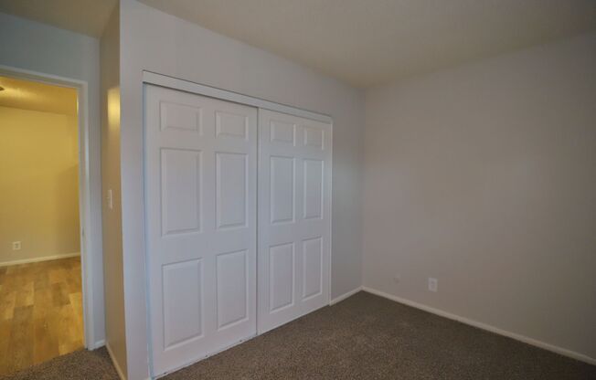 2 beds, 1.5 baths, 920 sqft, $875, Unit 1420 West Glen Avenue Apt 302