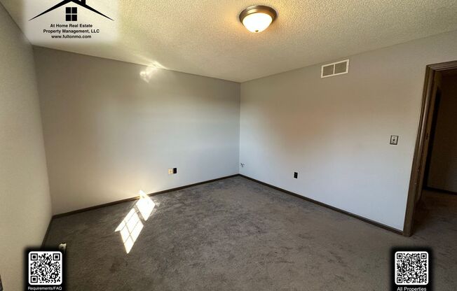 2 beds, 1 bath, $800, Unit 531 Collier Lane