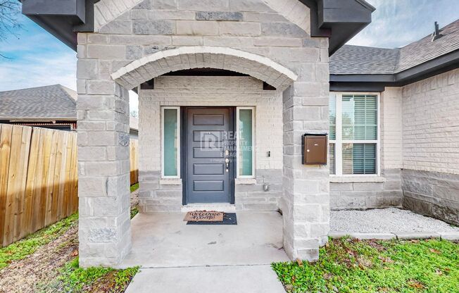 Gorgeous 3 Bedroom Home Available for Rent in the Heart of Dallas, TX
