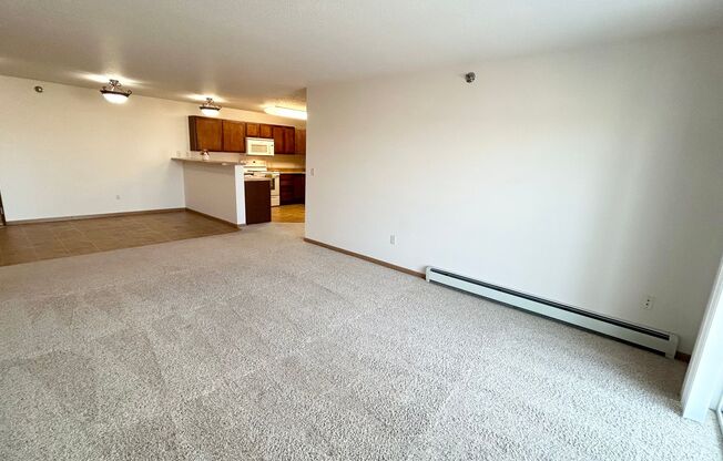 2 beds, 1 bath, 890 sqft, $1,010, Unit 810-302