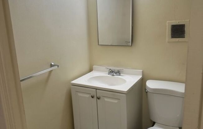 Studio, 1 bath, 368 sqft, $1,179, Unit 103A