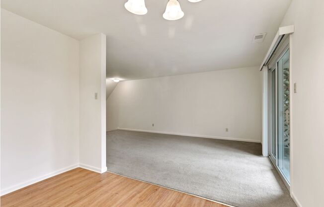 2 beds, 1 bath, 1,173 sqft, $1,770, Unit L20