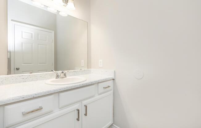 1 bed, 1 bath, 785 sqft, $1,255