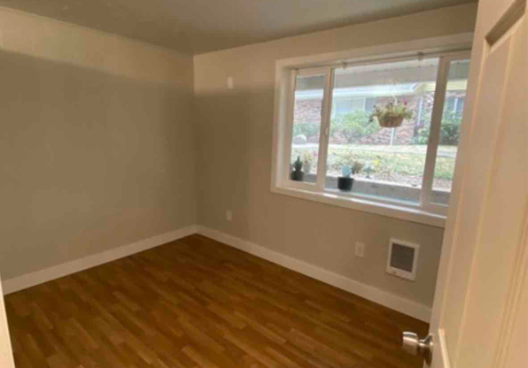 2 beds, 1 bath, 748 sqft, $1,695