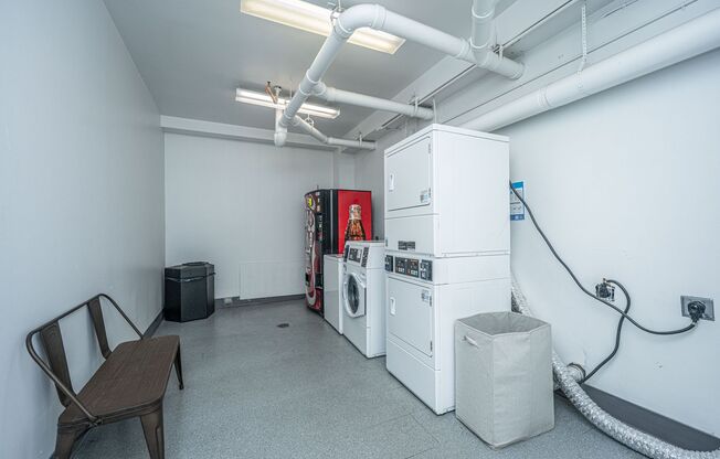 3 beds, 2 baths, 1,100 sqft, $2,400, Unit 118