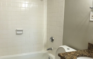 Studio, 1 bath, 400 sqft, $2,400, Unit 12