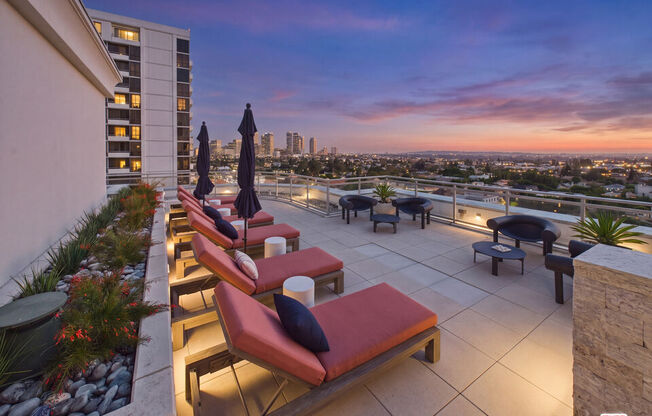 1 bed, 1 bath, 1,267 sqft, $6,600, Unit 706