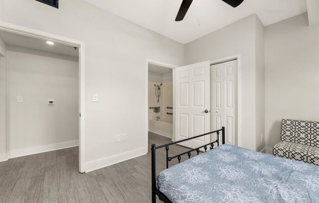 2 beds, 2 baths, 950 sqft, $2,600, Unit 127