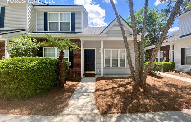 206 W SQ