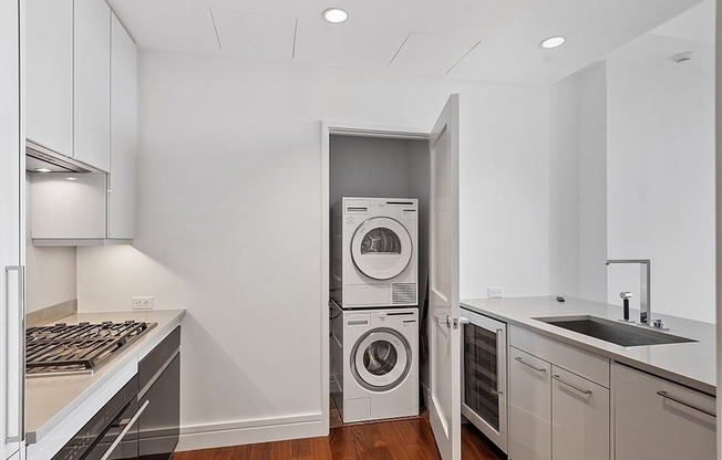1 bed, 1.5 baths, 897 sqft, $8,950, Unit 2706