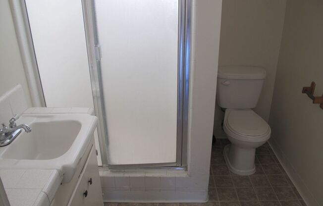 Studio, 1 bath, 450 sqft, $1,600, Unit C