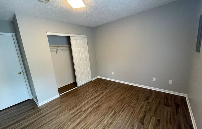 2 beds, 1 bath, 765 sqft, $879, Unit 14