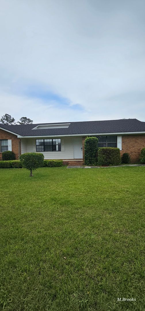 Lowndes County three bedroom home