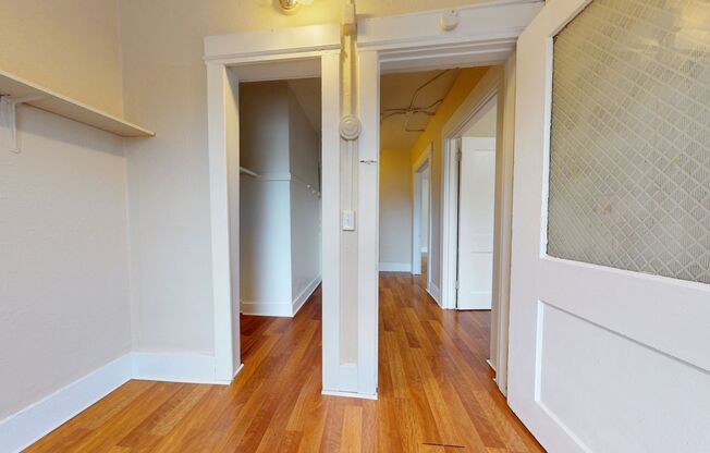 2 beds, 1 bath, $2,445, Unit 209