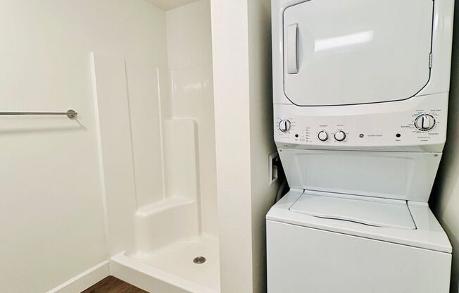 Studio, 1 bath, 327 sqft, $1,550, Unit 410-304