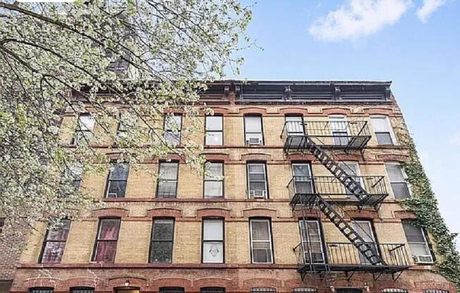16 TIFFANY PL