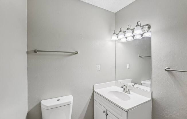 Standford Village Apartments in Norcross, GA Bathroom